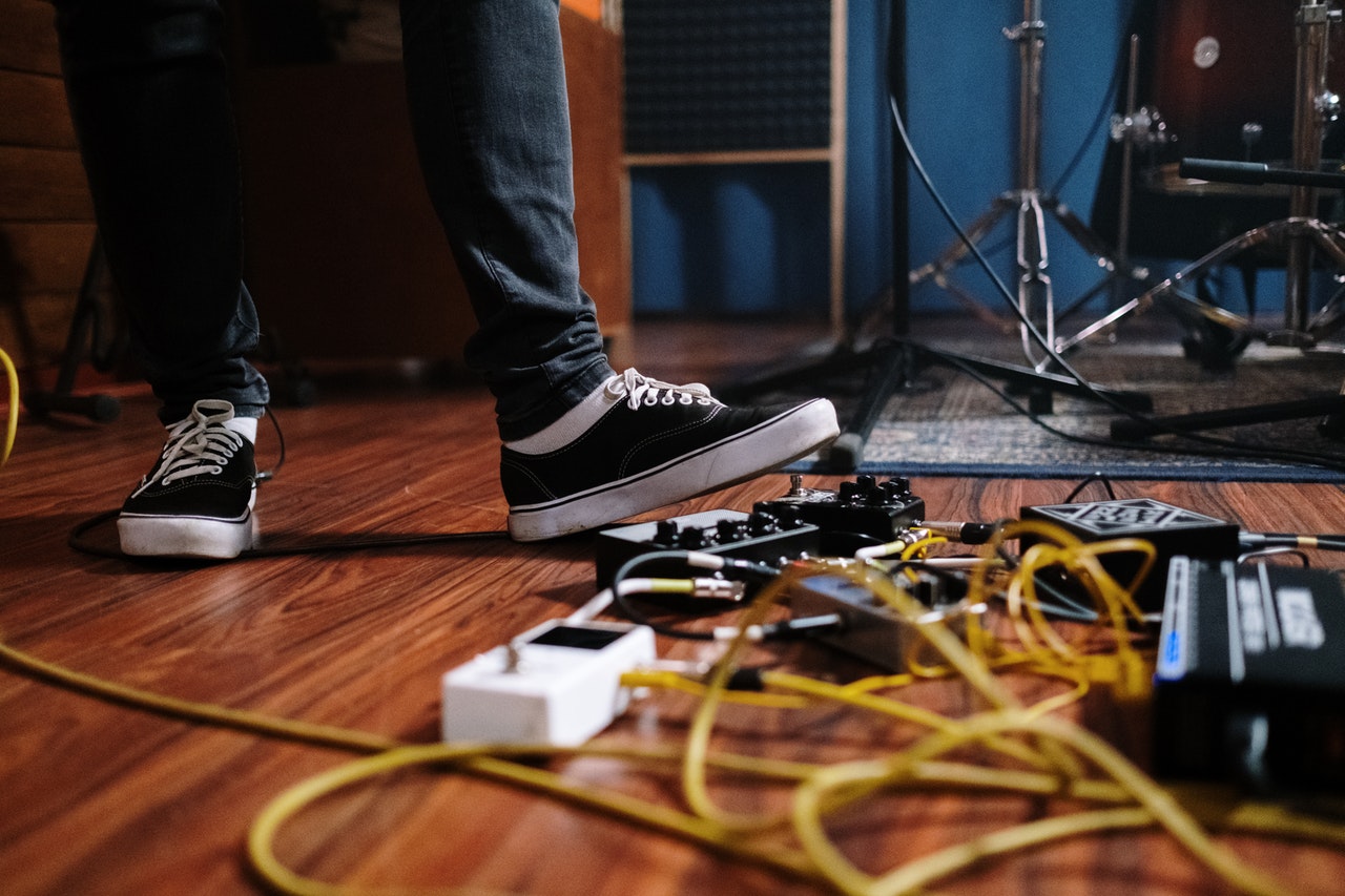 essential guitar pedals of beginners
